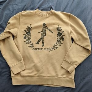 Taylor Swift Still on That Tightrope Sweatshirt